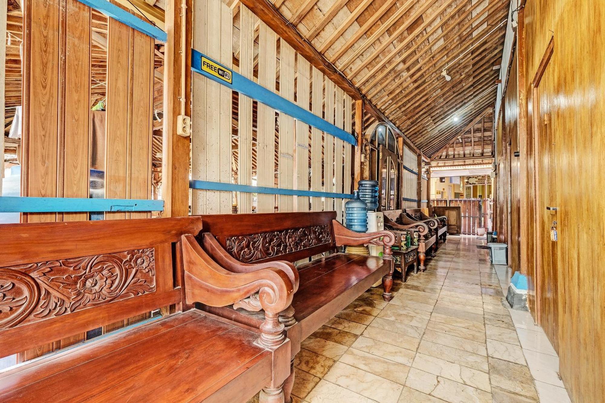 Spot On 91916 Joglo Doyong Homestay Syariah Yogyakarta Bagian luar foto