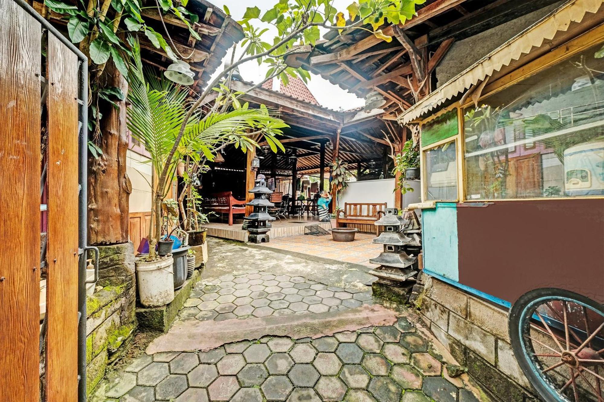 Spot On 91916 Joglo Doyong Homestay Syariah Yogyakarta Bagian luar foto