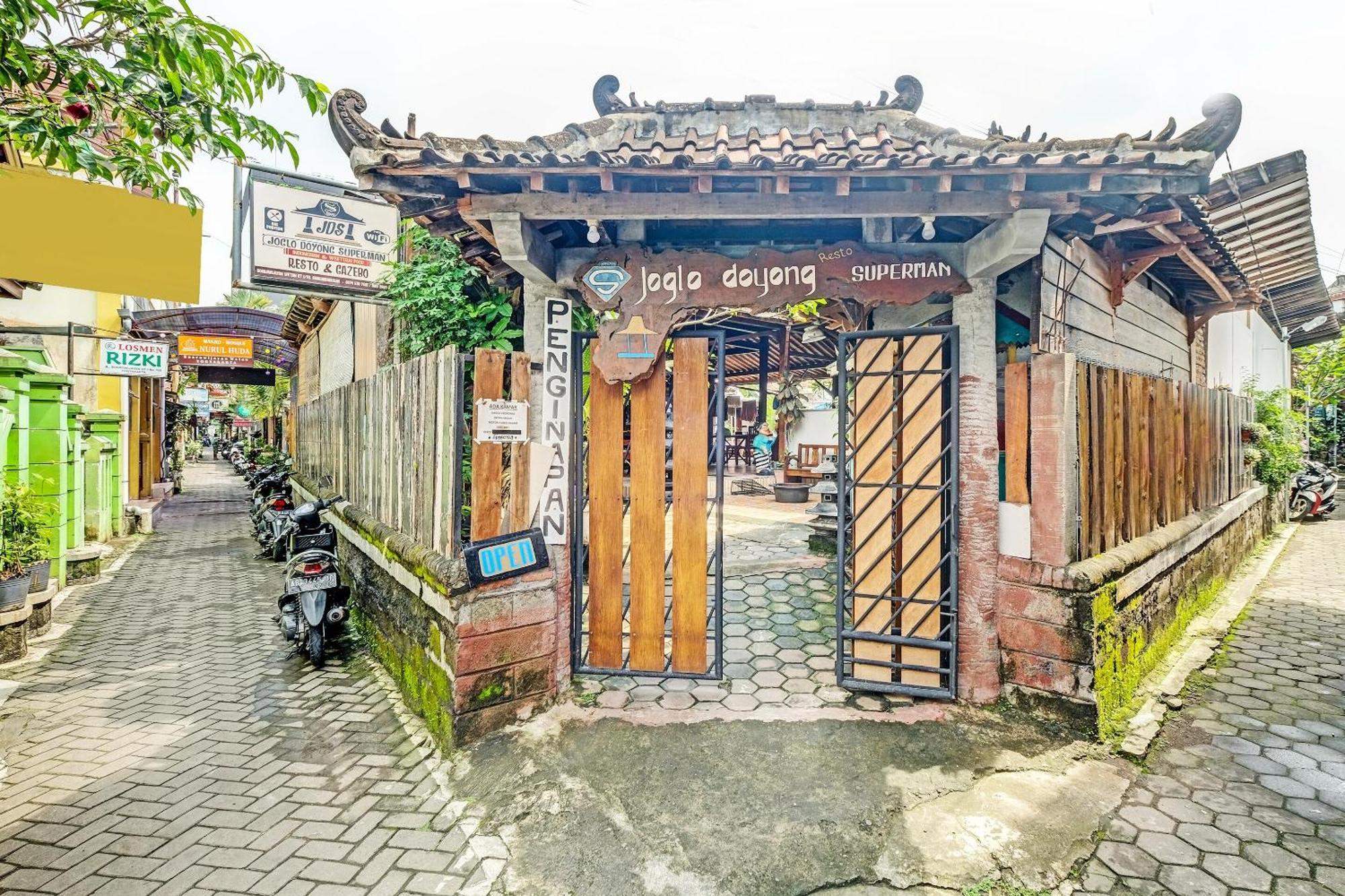 Spot On 91916 Joglo Doyong Homestay Syariah Yogyakarta Bagian luar foto
